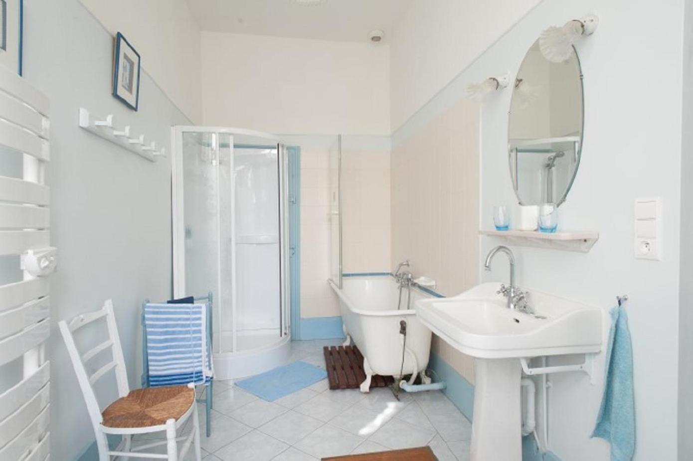 Domaine De Lalande Bed & Breakfast Venes Ngoại thất bức ảnh
